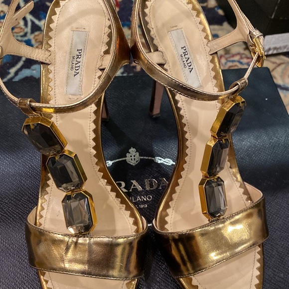 Prada heels - Picture 6 of 9